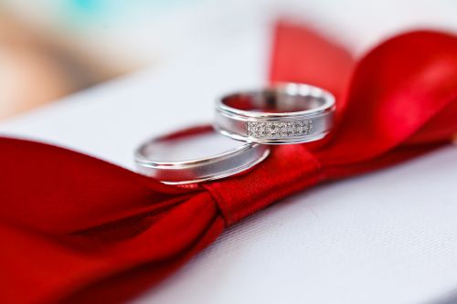 Wedding Rings - Shutterstock 50xjpg