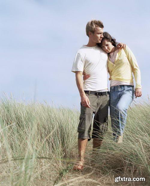 Image Source IS948 Autumn Beach Couples