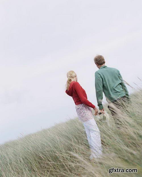 Image Source IS948 Autumn Beach Couples