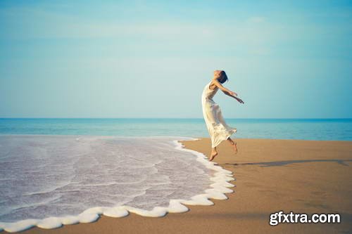 Shutterstock - Ladies in Nature 25xJPG GFXTRA.COM!