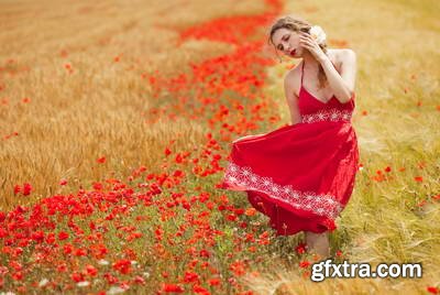 Girl on Wheat Field 25xJPG