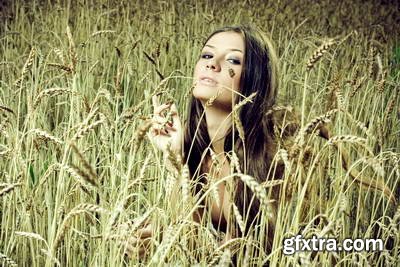 Girl on Wheat Field 25xJPG