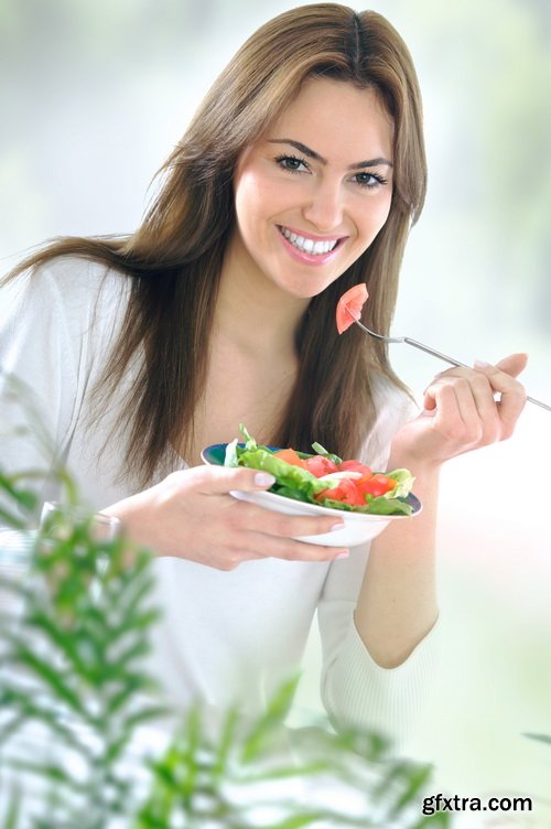 Amazing SS - Young woman fighting off fast food, 25xJPGs