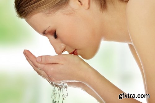 Amazing SS - Beautiful woman washing her face 23xJPG