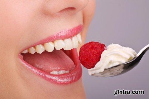 Amazing SS - Woman lips with fruit, 25xJPG