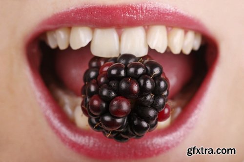 Amazing SS - Woman lips with fruit, 25xJPG