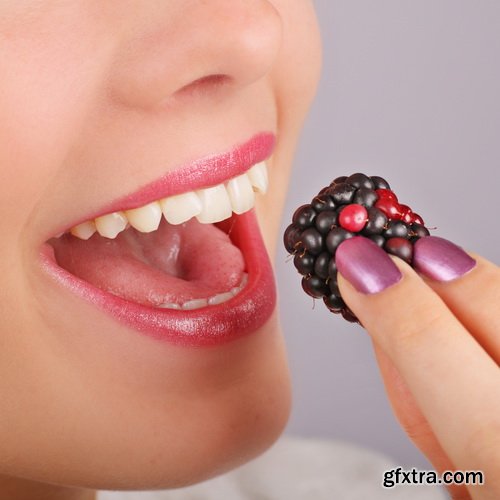 Amazing SS - Woman lips with fruit, 25xJPG