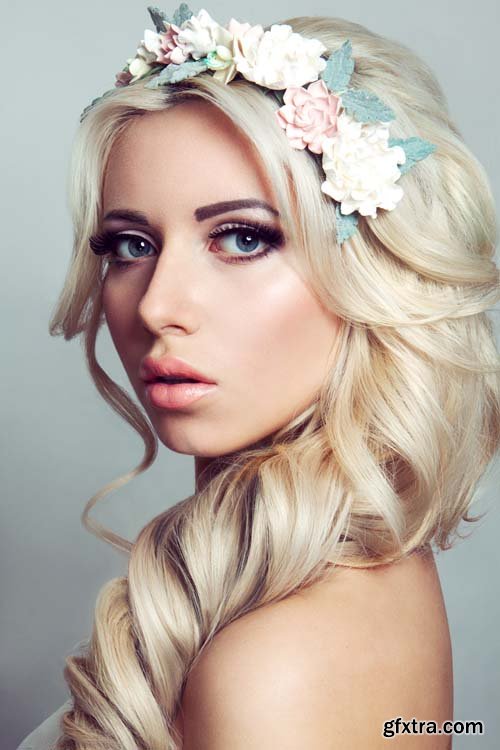 Beautiful women with wreath of flowers in hair, 25xJPGs