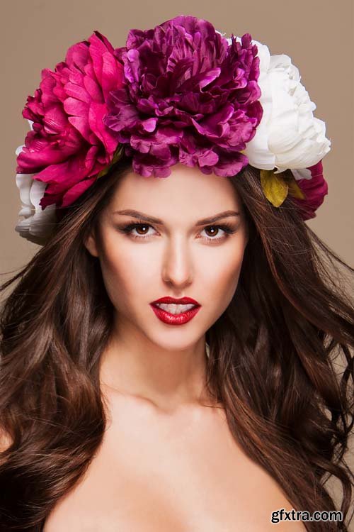 Beautiful women with wreath of flowers in hair, 25xJPGs