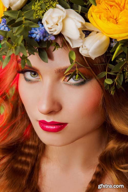 Beautiful women with wreath of flowers in hair, 25xJPGs