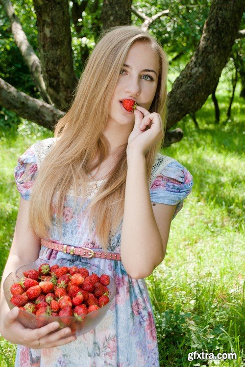 Stock Photos - Girl with strawberry, 25xJPG