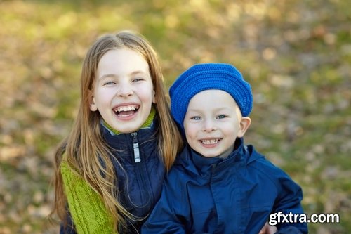 Funny kids in autumn 5 UHQ Jpeg