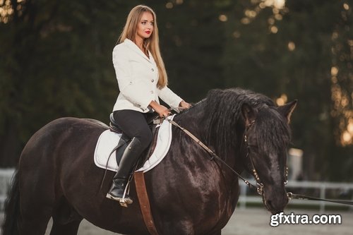 Collection of riders on horses 25 UHQ Jpeg