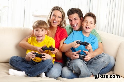 Collection of people playing computer games 25 UHQ Jpeg