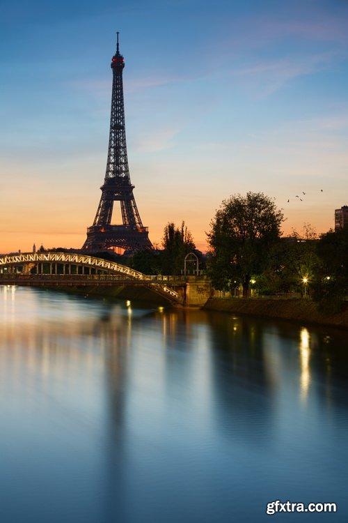 Eiffel Tower - Paris 25xJPG