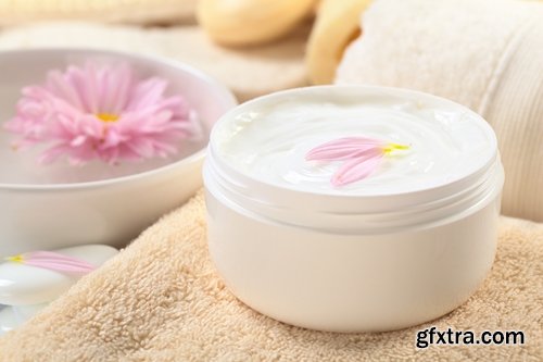 Collection of the new face cream 25 UHQ Jpeg