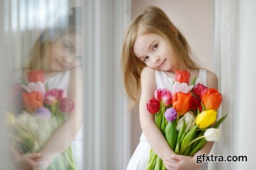 Collection of beautiful girls with tulips 25 HQ Jpeg