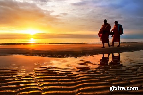 Collection of Buddhist monks in the temple and various backgrounds 25 HQ Jpeg