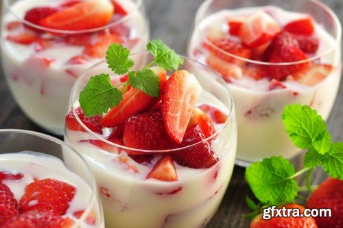 Strawberries in cream