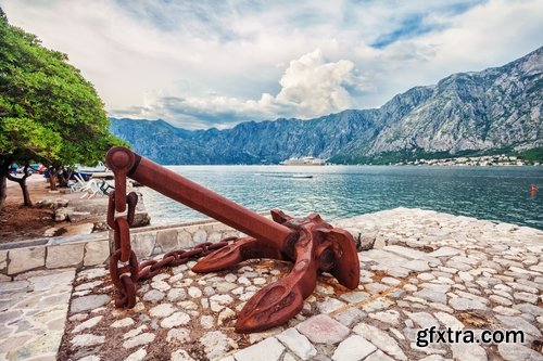 Collection of various ship anchored ship pier sea anchor chain 25 HQ Jpeg