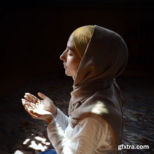 Stock Photos - Muslim girls, 25xJPG