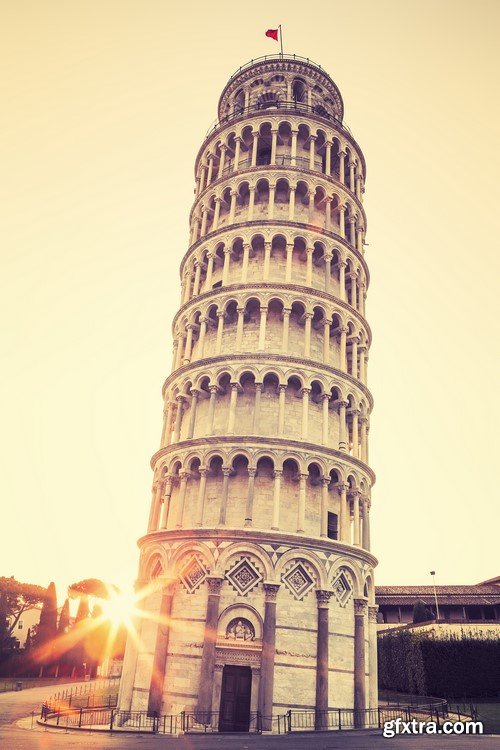 Leaning tower of pisa