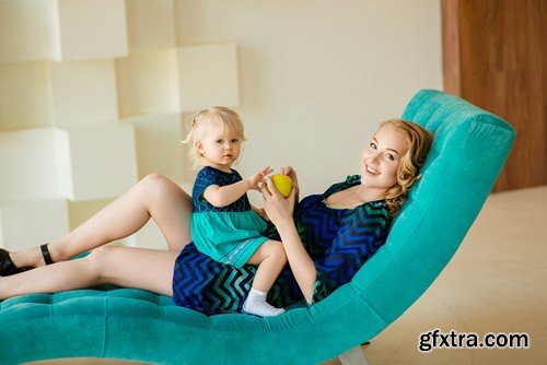 Stock Photos - Mother with baby, 25xJPG