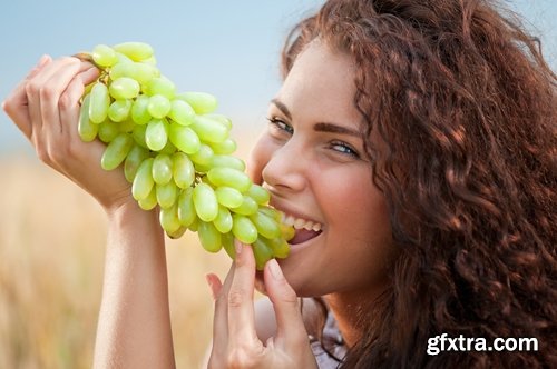 Collection beautiful girl eating grapes 25 HQ Jpeg