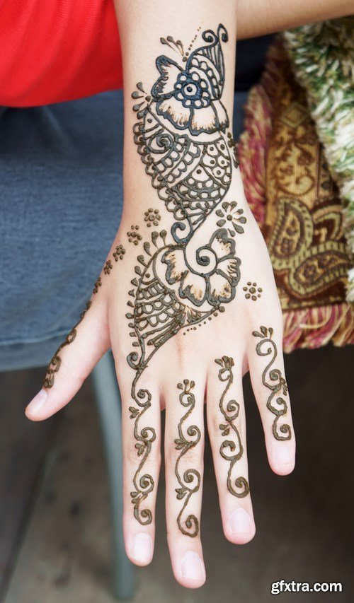 Henna on hand - 6 UHQ JPEG