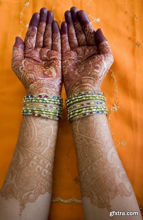 Henna on hand - 6 UHQ JPEG