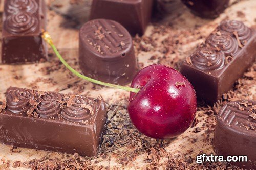 Dark chokolate with cherry - 5 UHQ JPEG