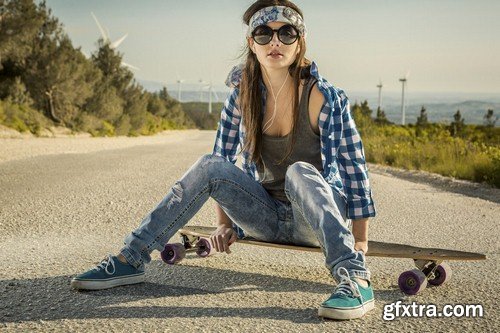 Young Woman - 8 UHQ JPEG