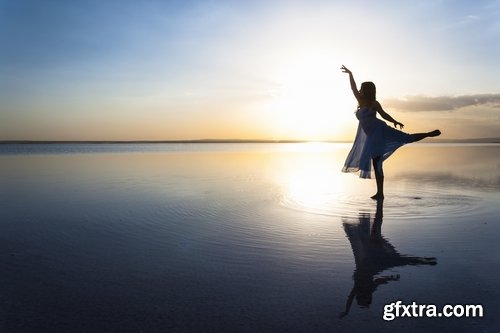 Collection girl woman dancing on the water sea stranded beach dress 25 HQ Jpeg