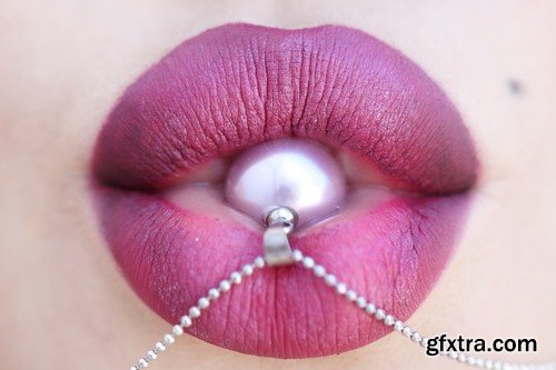 Jewelry in the lips