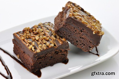 Cake with nuts 1