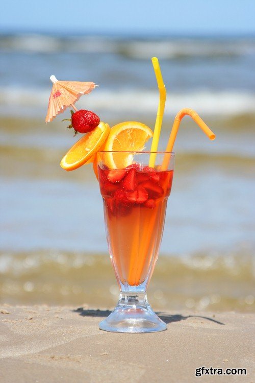 Cocktails on the sand