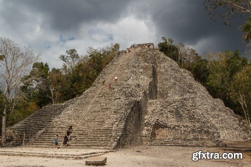 Mayan pyramids, 20 x UHQ JPEG