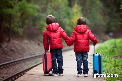 Collection of child tourists travel little friends 25 HQ Jpeg