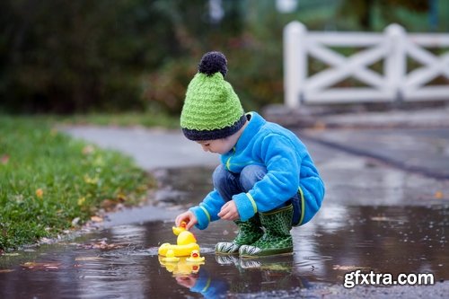 Collection of child tourists travel little friends 25 HQ Jpeg