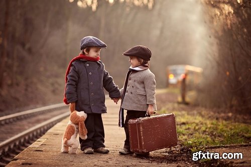 Collection of child tourists travel little friends 25 HQ Jpeg