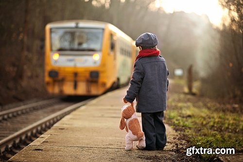 Collection of child tourists travel little friends 25 HQ Jpeg