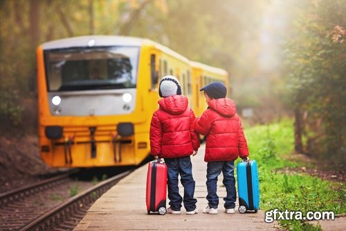 Collection of child tourists travel little friends 25 HQ Jpeg