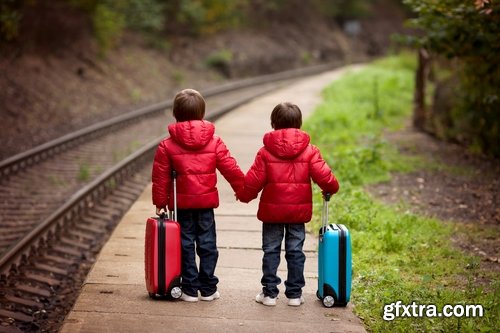 Collection of child tourists travel little friends 25 HQ Jpeg