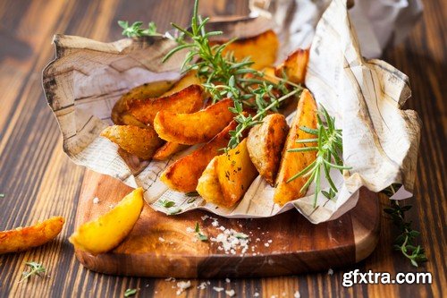 Fried potatoes with herbs