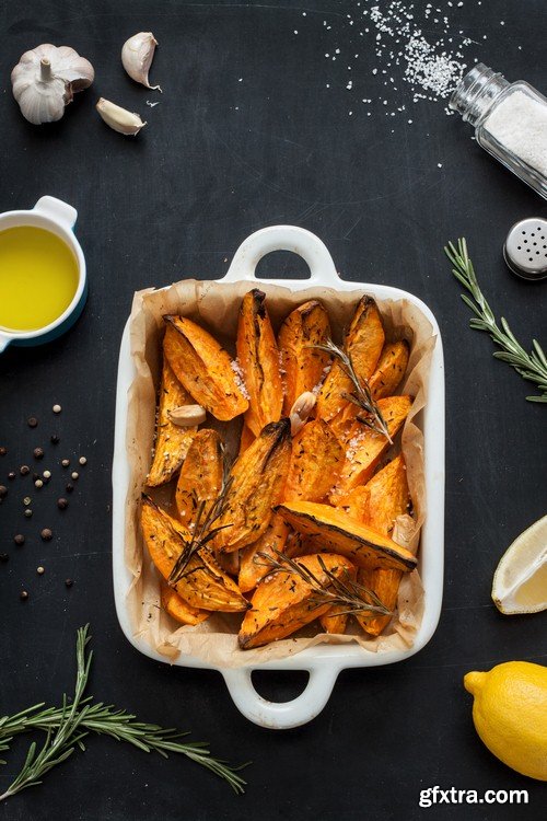 Fried potatoes with herbs