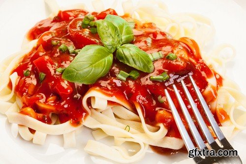 Pasta with tomato sauce