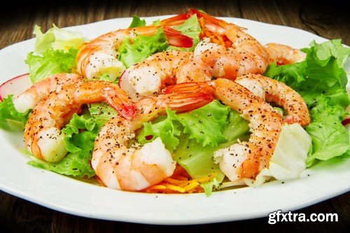 Salad with shrimp