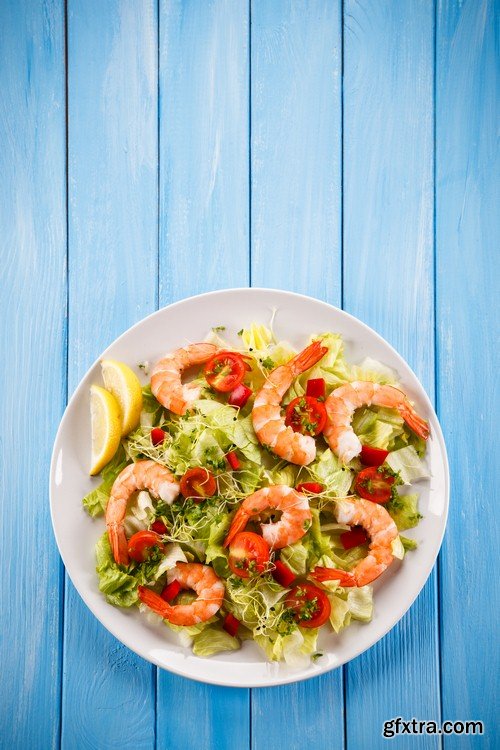 Salad with shrimp