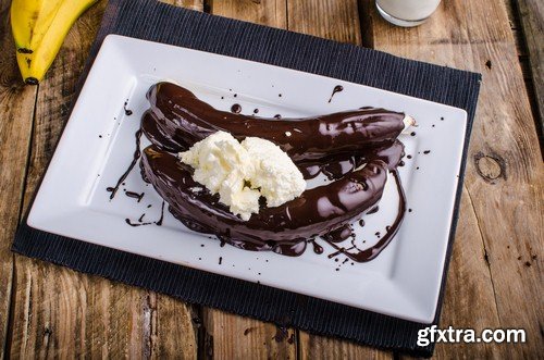 Banana in chocolate