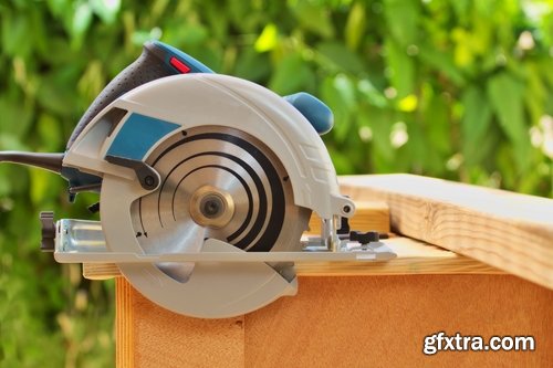 Collection of man with a circular saw 25 HQ Jpeg